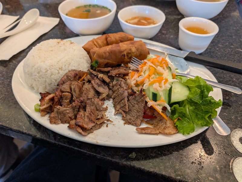Pho Kim Long food