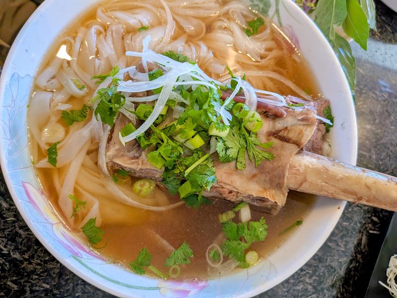 Pho Kim Long food
